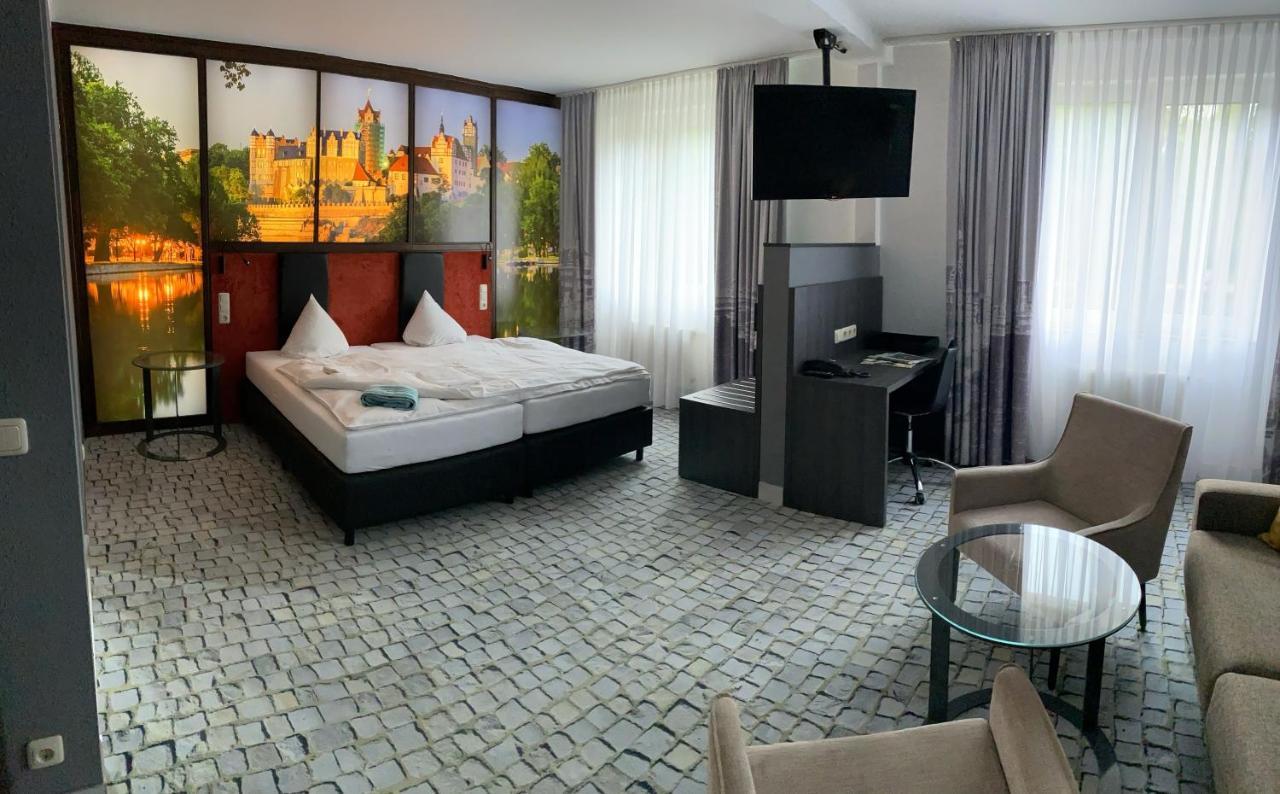 Sl'otel Im Parforcehaus